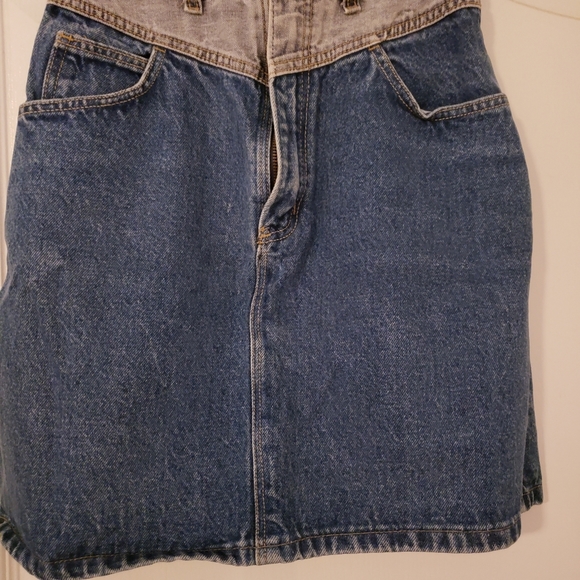 Skirt - Picture 1 of 2